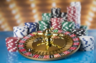 Card values and hand-total calculation for BandarQ
